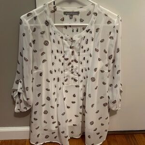 Daniel Rainn sheer cream top with attached camisole. Size medium in EUC.